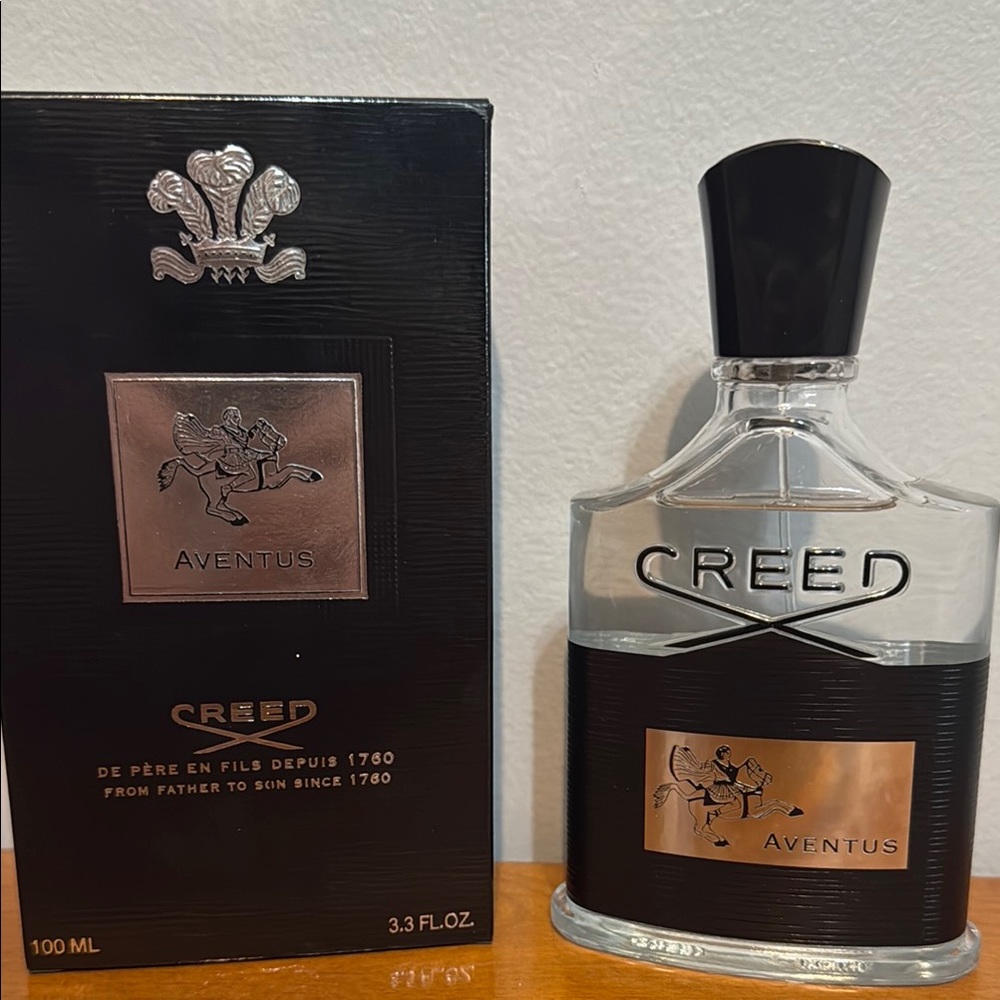 Creed Aventus Men's Fragrance - Black and Silver